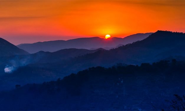 仲夏登海坨